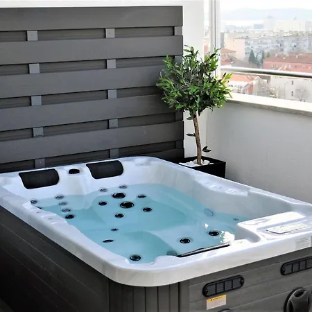 Luxury Cityzen * Zára